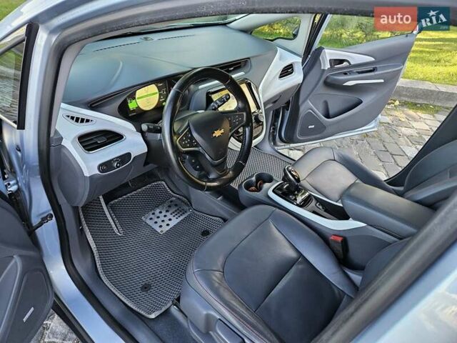 Серый Шевроле Bolt EV, объемом двигателя 0 л и пробегом 167 тыс. км за 12500 $, фото 2 на Automoto.ua