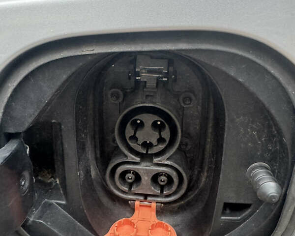 Серый Шевроле Bolt EV, объемом двигателя 0 л и пробегом 153 тыс. км за 15000 $, фото 15 на Automoto.ua