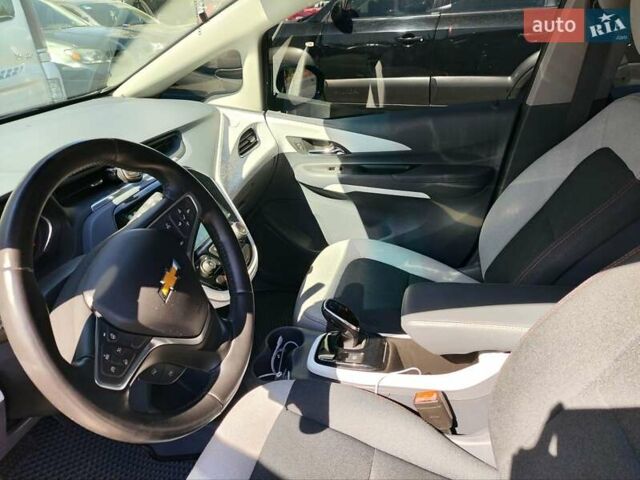 Серый Шевроле Bolt EV, объемом двигателя 0 л и пробегом 57 тыс. км за 16550 $, фото 8 на Automoto.ua