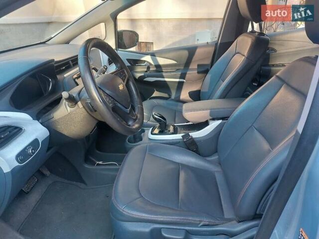 Серый Шевроле Bolt EV, объемом двигателя 0 л и пробегом 60 тыс. км за 14600 $, фото 9 на Automoto.ua
