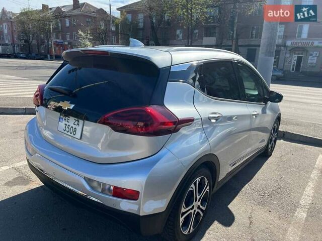 Серый Шевроле Bolt EV, объемом двигателя 0 л и пробегом 63 тыс. км за 13850 $, фото 5 на Automoto.ua