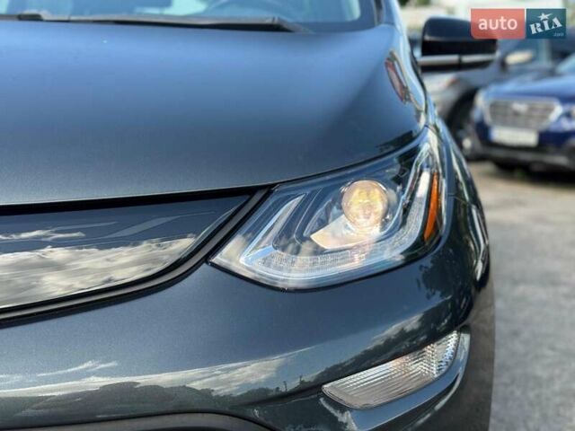 Серый Шевроле Bolt EV, объемом двигателя 0 л и пробегом 139 тыс. км за 13940 $, фото 4 на Automoto.ua