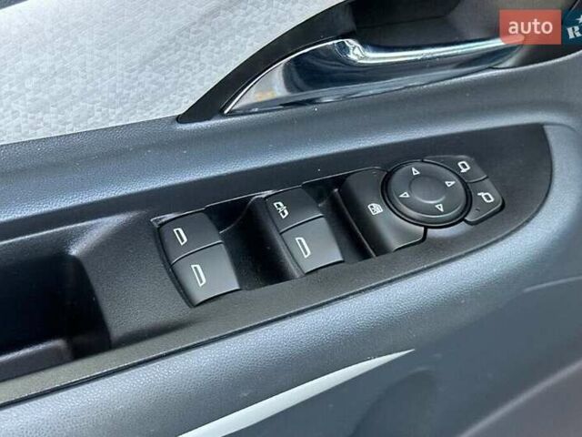 Сірий Шевроле Bolt EV, об'ємом двигуна 0 л та пробігом 56 тис. км за 3800 $, фото 13 на Automoto.ua