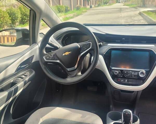 Серый Шевроле Bolt EV, объемом двигателя 0 л и пробегом 115 тыс. км за 18900 $, фото 18 на Automoto.ua