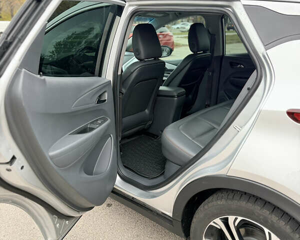 Серый Шевроле Bolt EV, объемом двигателя 0 л и пробегом 44 тыс. км за 17300 $, фото 8 на Automoto.ua