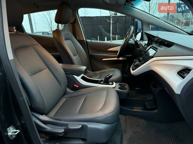 Серый Шевроле Bolt EV, объемом двигателя 0 л и пробегом 144 тыс. км за 14990 $, фото 10 на Automoto.ua