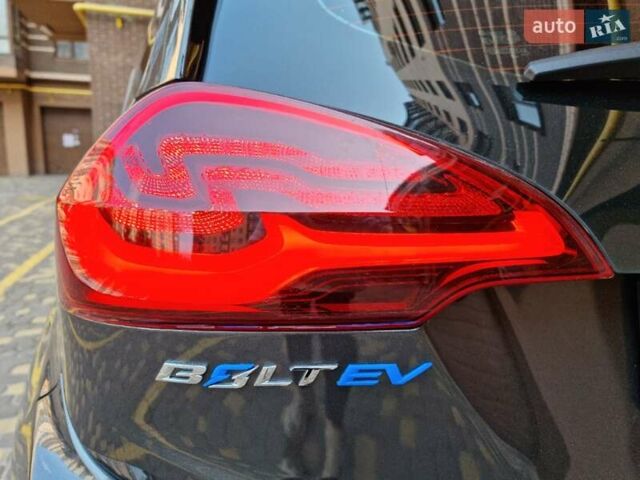 Шевроле Bolt EV 2017 у Вінниці на Automoto.ua Сірий Шевроле Bolt EV, об'ємом двигуна 0 л та пробігом 181 тис. км за 13999 $, фото 23 на Automoto.ua