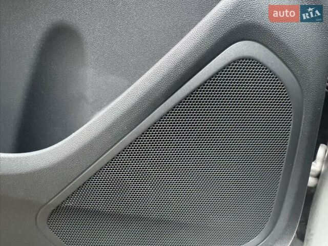 Серый Шевроле Bolt EV, объемом двигателя 0 л и пробегом 153 тыс. км за 15000 $, фото 4 на Automoto.ua