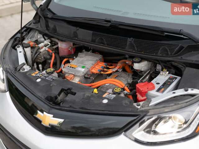 Серый Шевроле Bolt EV, объемом двигателя 0 л и пробегом 81 тыс. км за 14200 $, фото 49 на Automoto.ua
