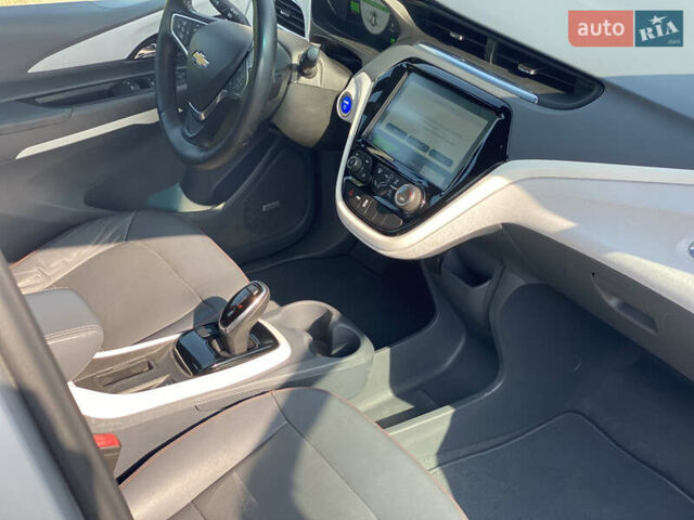 Серый Шевроле Bolt EV, объемом двигателя 0 л и пробегом 137 тыс. км за 13950 $, фото 24 на Automoto.ua