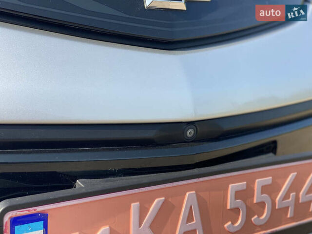 Серый Шевроле Bolt EV, объемом двигателя 0 л и пробегом 137 тыс. км за 13950 $, фото 5 на Automoto.ua