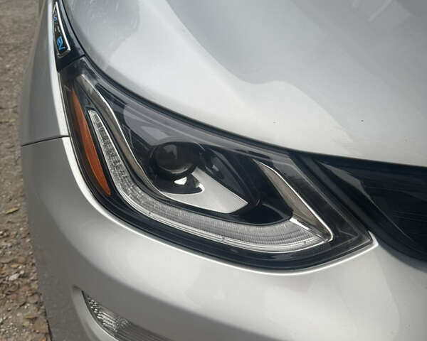 Серый Шевроле Bolt EV, объемом двигателя 0 л и пробегом 153 тыс. км за 15000 $, фото 12 на Automoto.ua