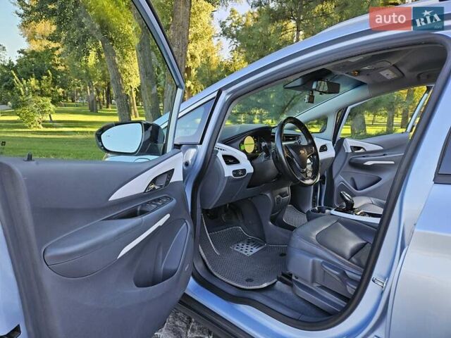 Серый Шевроле Bolt EV, объемом двигателя 0 л и пробегом 167 тыс. км за 12500 $, фото 37 на Automoto.ua