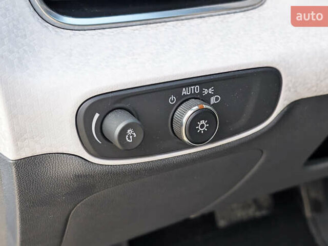 Серый Шевроле Bolt EV, объемом двигателя 0 л и пробегом 89 тыс. км за 16230 $, фото 24 на Automoto.ua