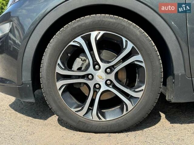 Серый Шевроле Bolt EV, объемом двигателя 0 л и пробегом 139 тыс. км за 14290 $, фото 8 на Automoto.ua