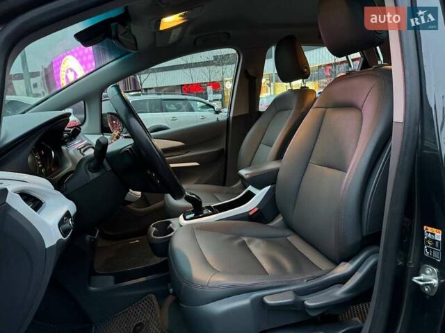 Серый Шевроле Bolt EV, объемом двигателя 0 л и пробегом 144 тыс. км за 14990 $, фото 7 на Automoto.ua