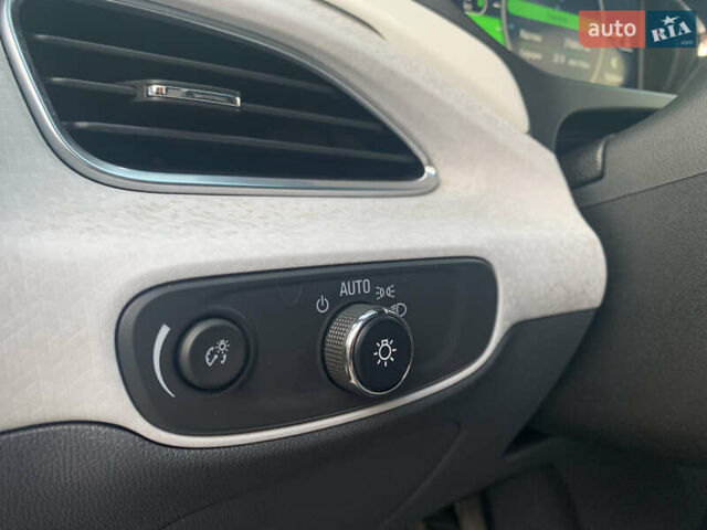 Серый Шевроле Bolt EV, объемом двигателя 0 л и пробегом 133 тыс. км за 14900 $, фото 21 на Automoto.ua