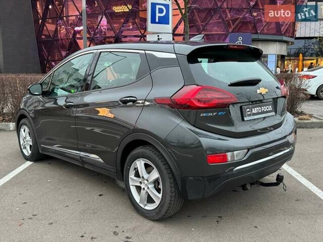 Серый Шевроле Bolt EV, объемом двигателя 0 л и пробегом 144 тыс. км за 14990 $, фото 4 на Automoto.ua