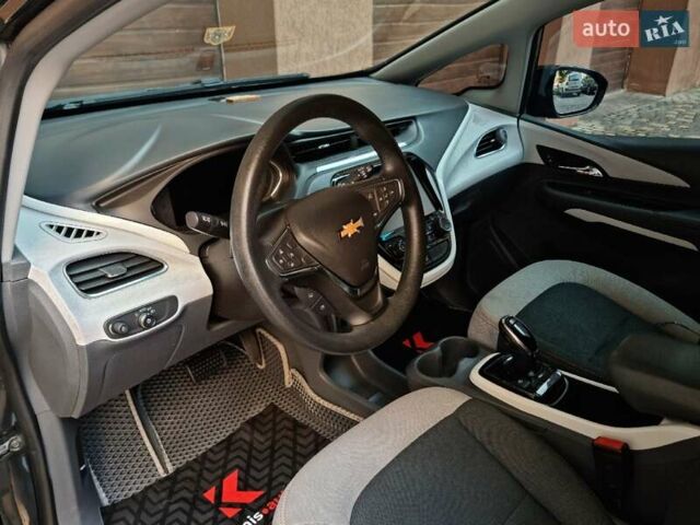 Серый Шевроле Bolt EV, объемом двигателя 0 л и пробегом 181 тыс. км за 13999 $, фото 38 на Automoto.ua