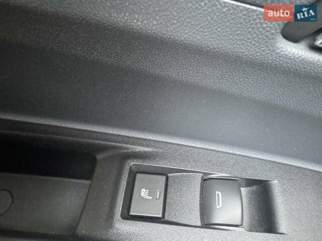 Серый Шевроле Bolt EV, объемом двигателя 0 л и пробегом 153 тыс. км за 15000 $, фото 5 на Automoto.ua