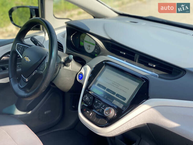 Серый Шевроле Bolt EV, объемом двигателя 0 л и пробегом 137 тыс. км за 13950 $, фото 23 на Automoto.ua