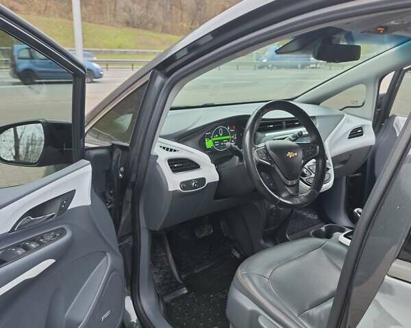 Серый Шевроле Bolt EV, объемом двигателя 0 л и пробегом 102 тыс. км за 14500 $, фото 4 на Automoto.ua