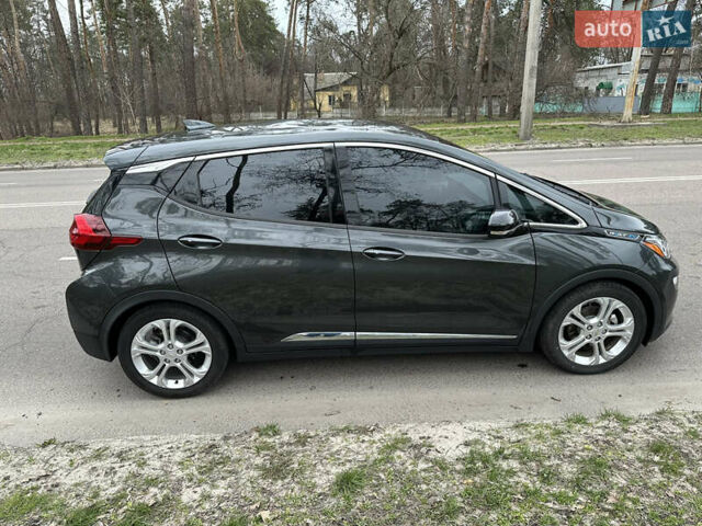Серый Шевроле Bolt EV, объемом двигателя 0 л и пробегом 96 тыс. км за 14600 $, фото 3 на Automoto.ua