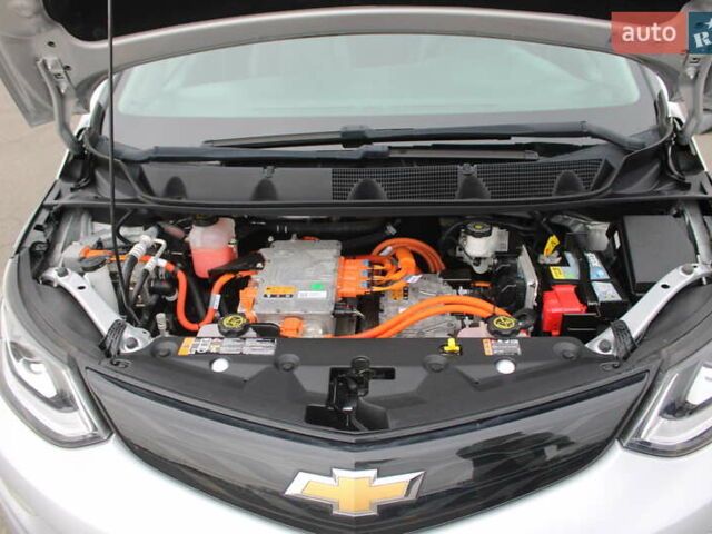 Серый Шевроле Bolt EV, объемом двигателя 0 л и пробегом 135 тыс. км за 15300 $, фото 13 на Automoto.ua