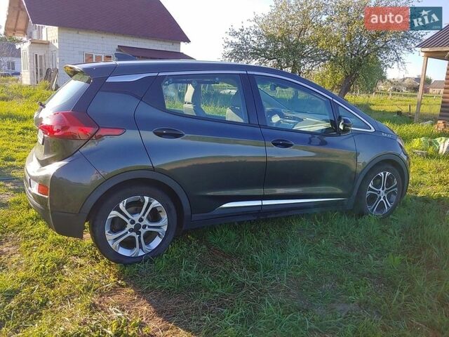 Серый Шевроле Bolt EV, объемом двигателя 0 л и пробегом 98 тыс. км за 13900 $, фото 2 на Automoto.ua