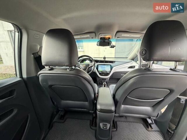 Серый Шевроле Bolt EV, объемом двигателя 0 л и пробегом 156 тыс. км за 11500 $, фото 11 на Automoto.ua