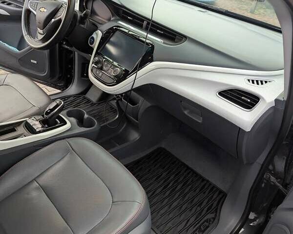 Серый Шевроле Bolt EV, объемом двигателя 0 л и пробегом 137 тыс. км за 13800 $, фото 15 на Automoto.ua