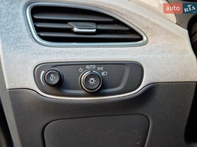 Серый Шевроле Bolt EV, объемом двигателя 0 л и пробегом 181 тыс. км за 13999 $, фото 39 на Automoto.ua