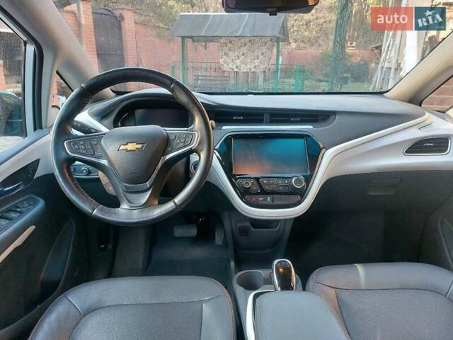 Серый Шевроле Bolt EV, объемом двигателя 0 л и пробегом 60 тыс. км за 14600 $, фото 8 на Automoto.ua