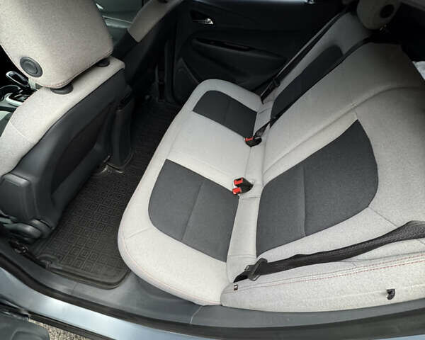 Серый Шевроле Bolt EV, объемом двигателя 0 л и пробегом 124 тыс. км за 13900 $, фото 10 на Automoto.ua