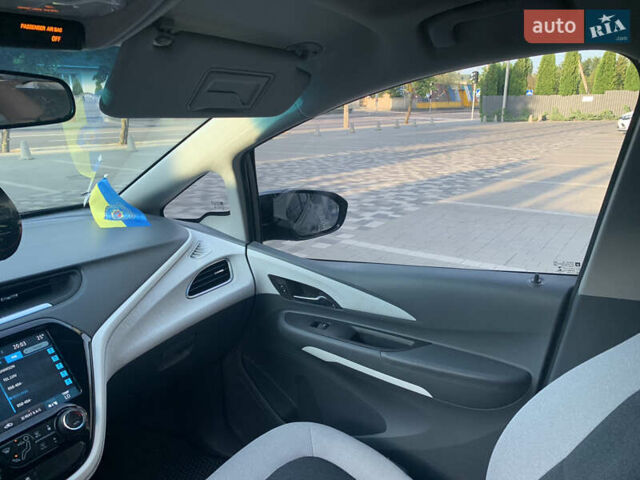 Серый Шевроле Bolt EV, объемом двигателя 0 л и пробегом 133 тыс. км за 14900 $, фото 19 на Automoto.ua