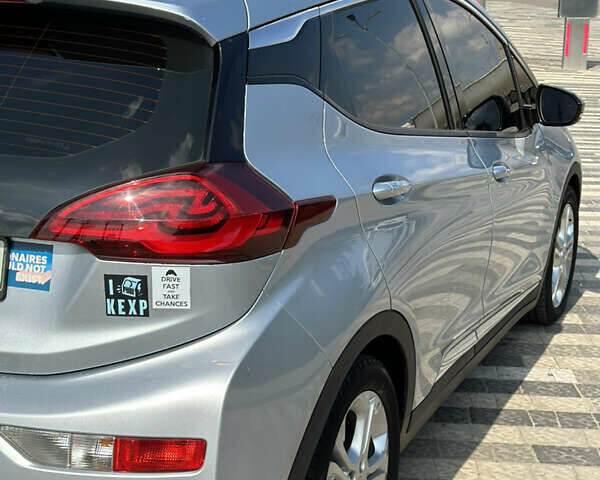 Серый Шевроле Bolt EV, объемом двигателя 0 л и пробегом 89 тыс. км за 13499 $, фото 8 на Automoto.ua