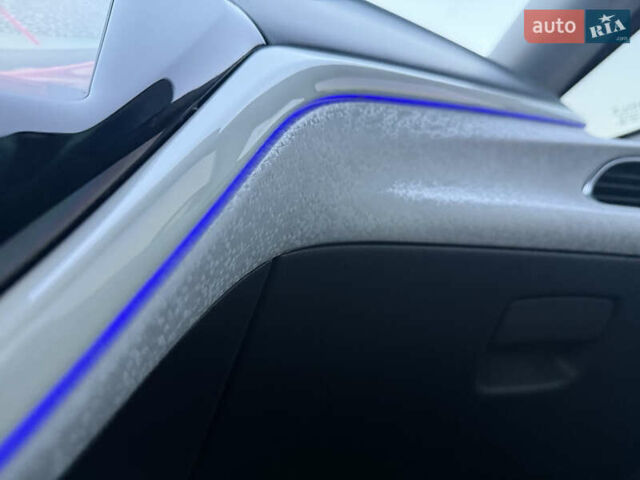 Серый Шевроле Bolt EV, объемом двигателя 0 л и пробегом 110 тыс. км за 13700 $, фото 10 на Automoto.ua