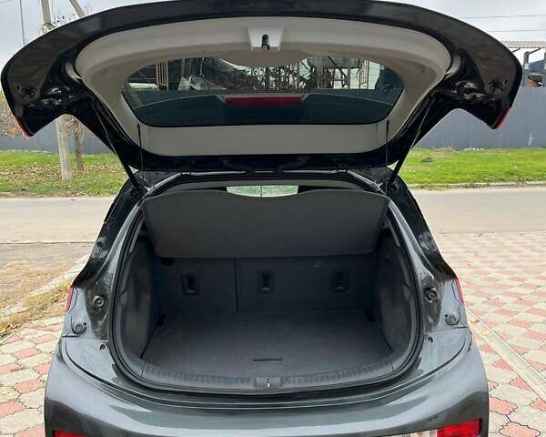 Серый Шевроле Bolt EV, объемом двигателя 0 л и пробегом 76 тыс. км за 13000 $, фото 12 на Automoto.ua