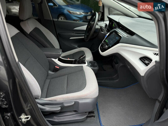 Серый Шевроле Bolt EV, объемом двигателя 0 л и пробегом 82 тыс. км за 13500 $, фото 41 на Automoto.ua