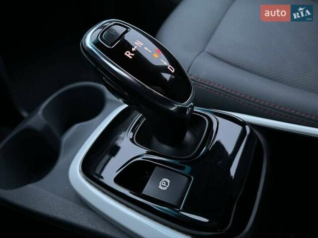 Серый Шевроле Bolt EV, объемом двигателя 0 л и пробегом 144 тыс. км за 14990 $, фото 20 на Automoto.ua