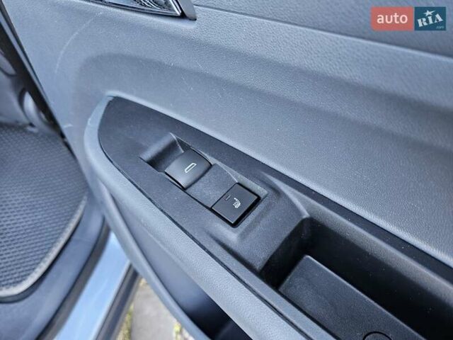 Серый Шевроле Bolt EV, объемом двигателя 0 л и пробегом 167 тыс. км за 12500 $, фото 32 на Automoto.ua