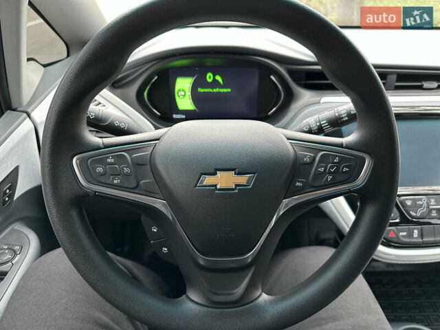 Серый Шевроле Bolt EV, объемом двигателя 0 л и пробегом 96 тыс. км за 14600 $, фото 17 на Automoto.ua
