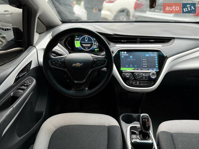 Серый Шевроле Bolt EV, объемом двигателя 0 л и пробегом 82 тыс. км за 13500 $, фото 45 на Automoto.ua