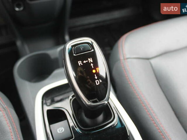 Серый Шевроле Bolt EV, объемом двигателя 0 л и пробегом 135 тыс. км за 15300 $, фото 25 на Automoto.ua