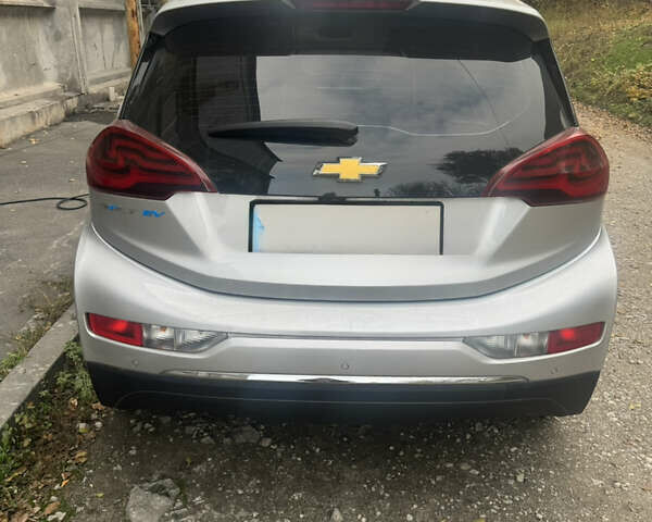 Серый Шевроле Bolt EV, объемом двигателя 0 л и пробегом 153 тыс. км за 15000 $, фото 1 на Automoto.ua