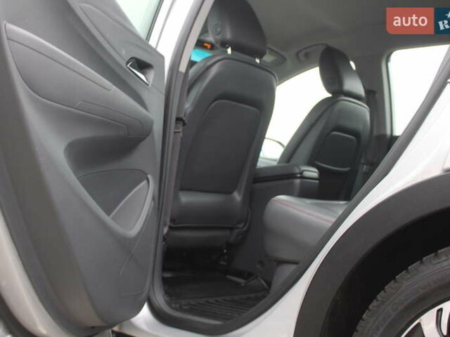 Серый Шевроле Bolt EV, объемом двигателя 0 л и пробегом 135 тыс. км за 15300 $, фото 19 на Automoto.ua
