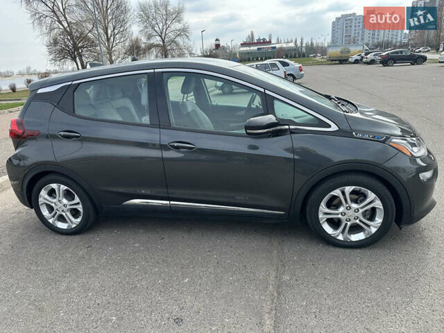 Серый Шевроле Bolt EV, объемом двигателя 0 л и пробегом 49 тыс. км за 15900 $, фото 6 на Automoto.ua
