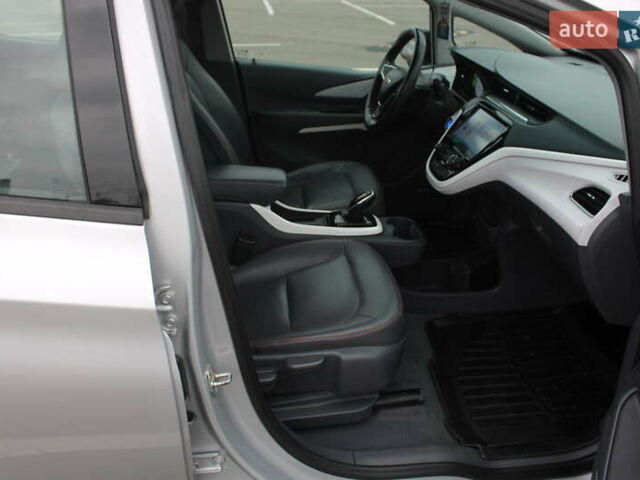 Серый Шевроле Bolt EV, объемом двигателя 0 л и пробегом 135 тыс. км за 15300 $, фото 15 на Automoto.ua