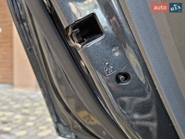 Серый Шевроле Bolt EV, объемом двигателя 0 л и пробегом 181 тыс. км за 13999 $, фото 69 на Automoto.ua