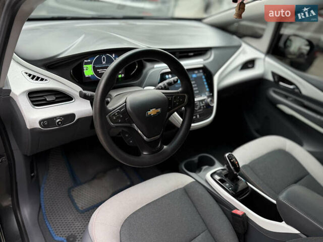 Серый Шевроле Bolt EV, объемом двигателя 0 л и пробегом 82 тыс. км за 13500 $, фото 42 на Automoto.ua